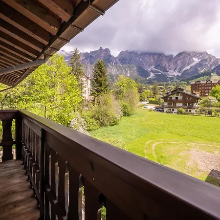 아파트 Spacious Alpine Loft With Stunning Antelao Views 산비토디카도레