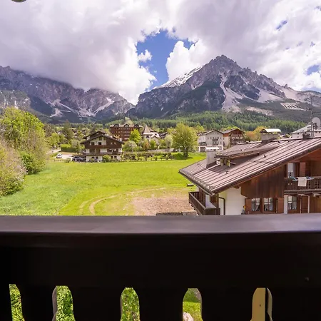 Spacious Alpine Loft With Stunning Antelao Views *
