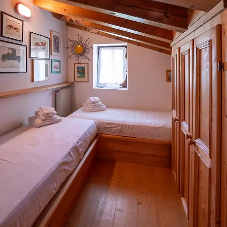 Spacious Alpine Loft With Stunning Antelao Views 아파트 산비토디카도레